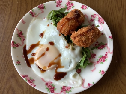 カキフライ・温キャベツと一緒に☆目玉焼き