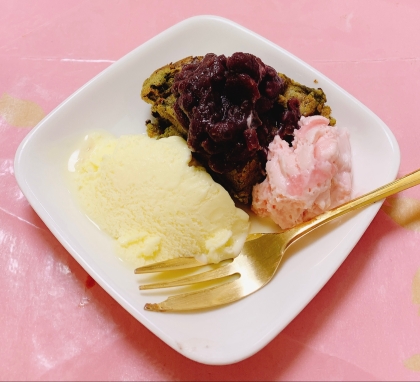 おとちゃん♪よもぎワッフルとあんこ、桜プリンいちごソースがけ、バニラアイスでデザートに作りました✧˖°幸せおやつになりました♥️