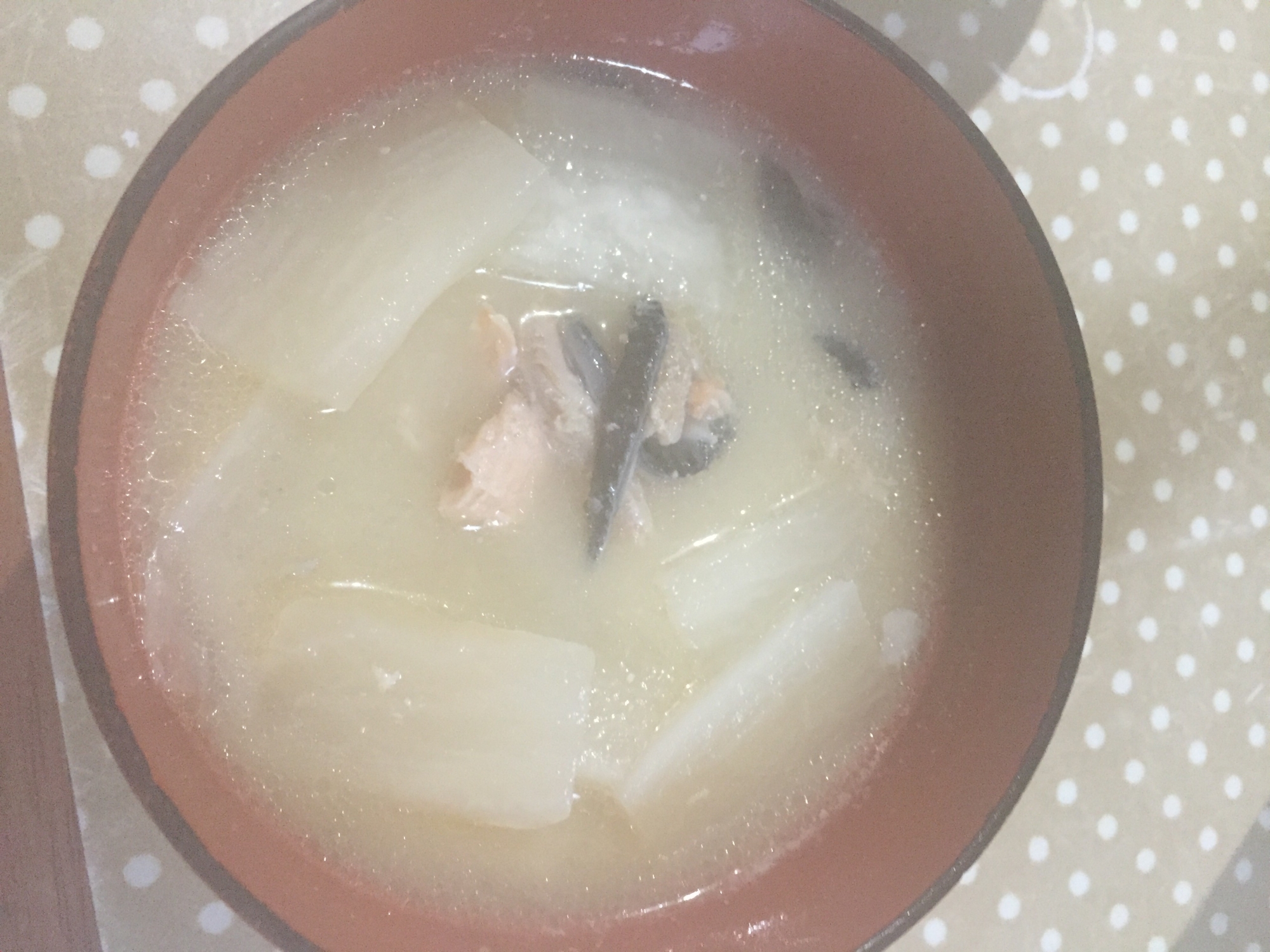 鮭のアラと大根の味噌汁