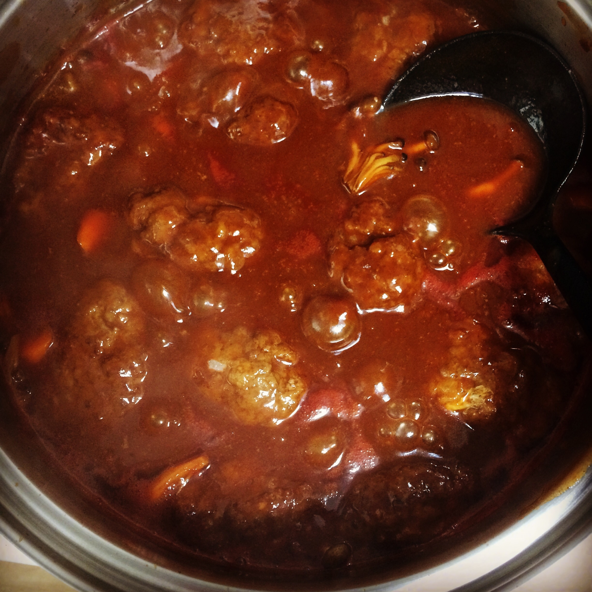 めちゃうま!1キロ大盛りたくさん煮込みハンバーグ