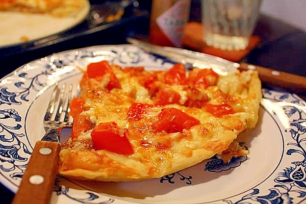 手作りピザ生地＊トマトとアンチョビのピザ