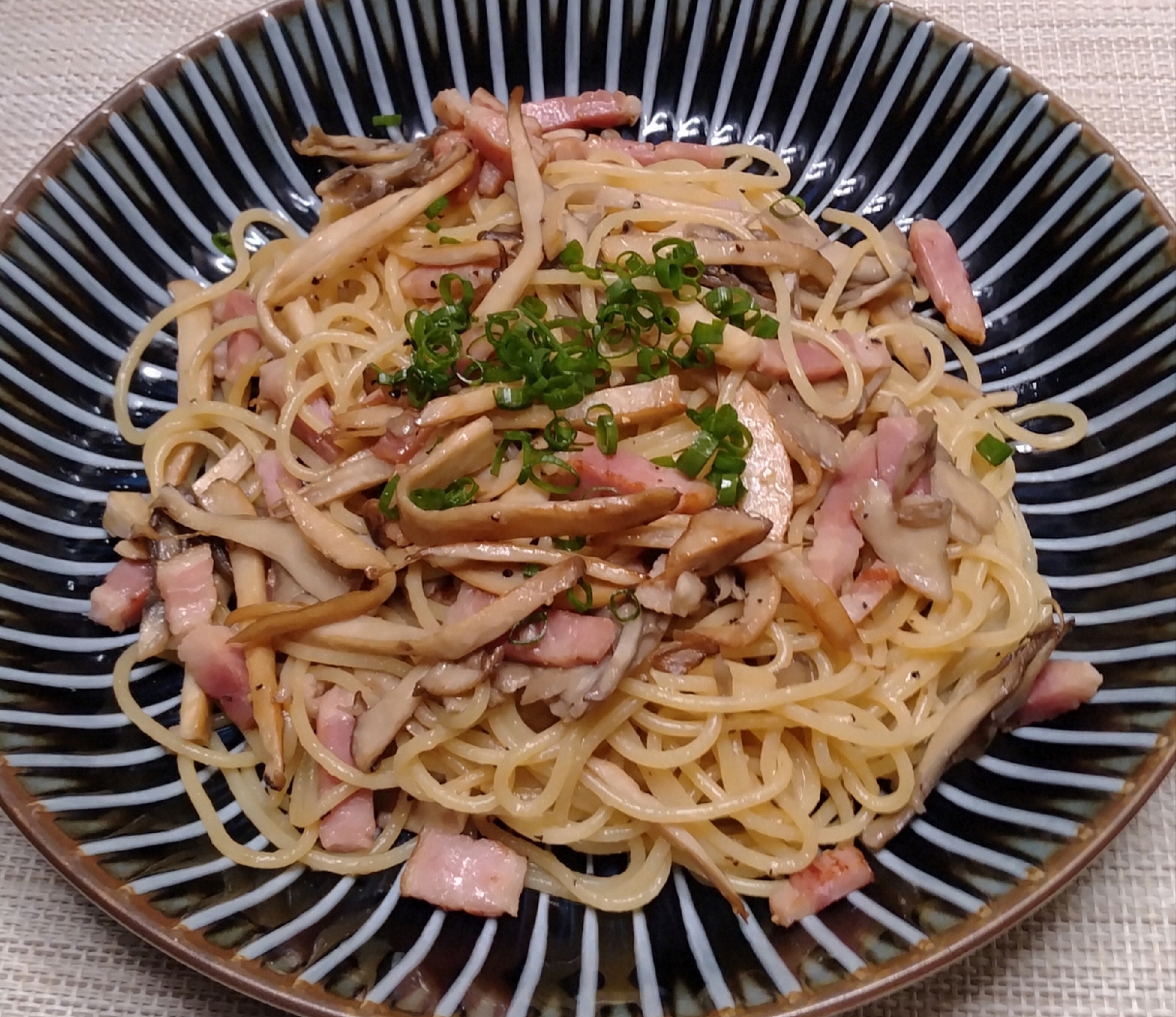 きのことベーコンで和風スパゲッティ