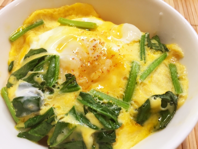 牛乳でまろやか ほうれん草の卵丼 レシピ 作り方 By たかまさ 楽天レシピ