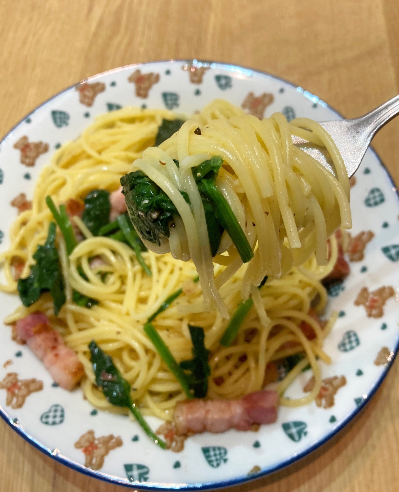 アンチョビ風味☆ほうれん草とベーコンのパスタ♪