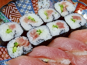 寿司と言えばマグロ 鉄火中巻き にぎり レシピ 作り方 By Startrek 楽天レシピ 寿司と言えばマグロ 鉄火中巻き にぎり レシピ 作り方 By Startrek 楽天レシピ