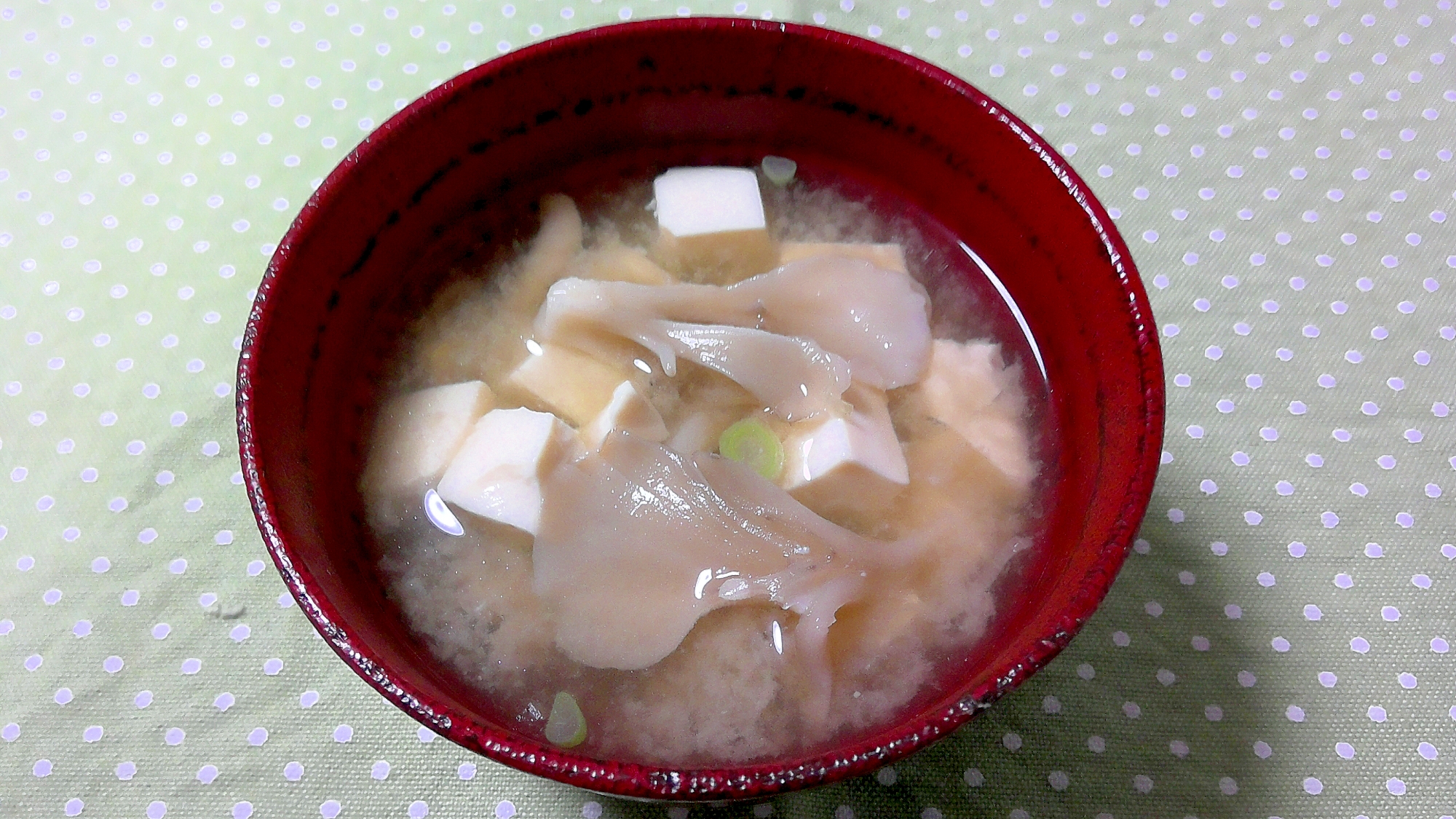 美味しく栄養アップ！舞茸とお豆腐のお味噌汁