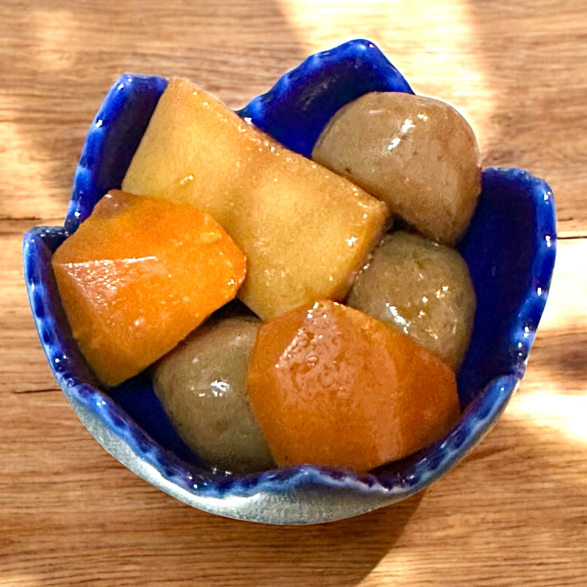 肉なしでも美味しい！玉蒟蒻・ジャガイモ・人参の煮物