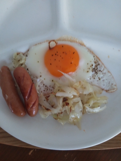 目玉焼きソーセージ、青菜添え♪