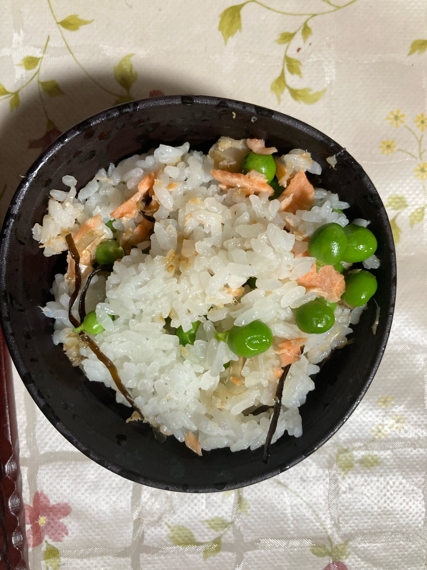 鮭とグリンピースの混ぜご飯