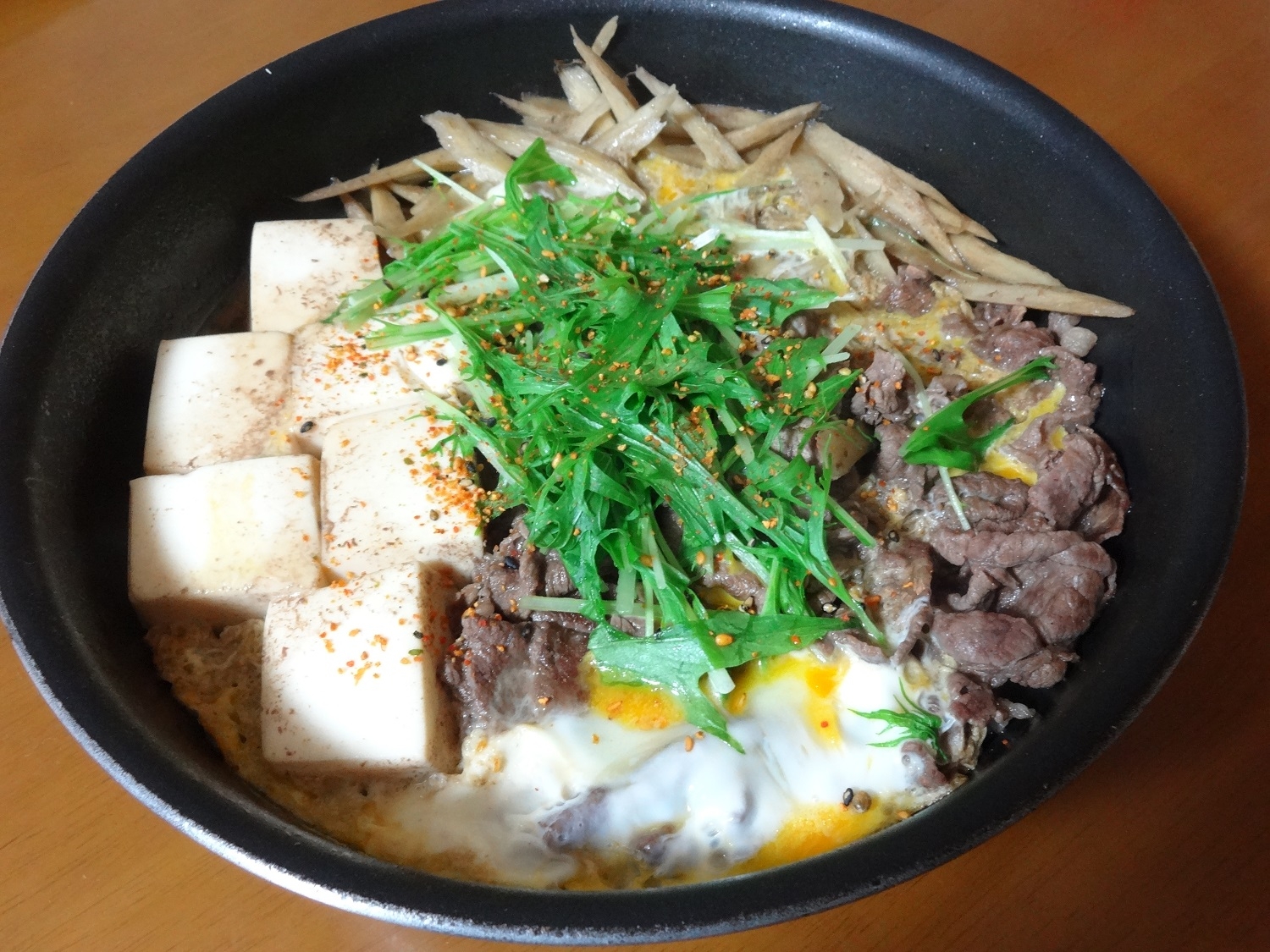 簡単に！肉ごぼう豆腐のたまごとじ