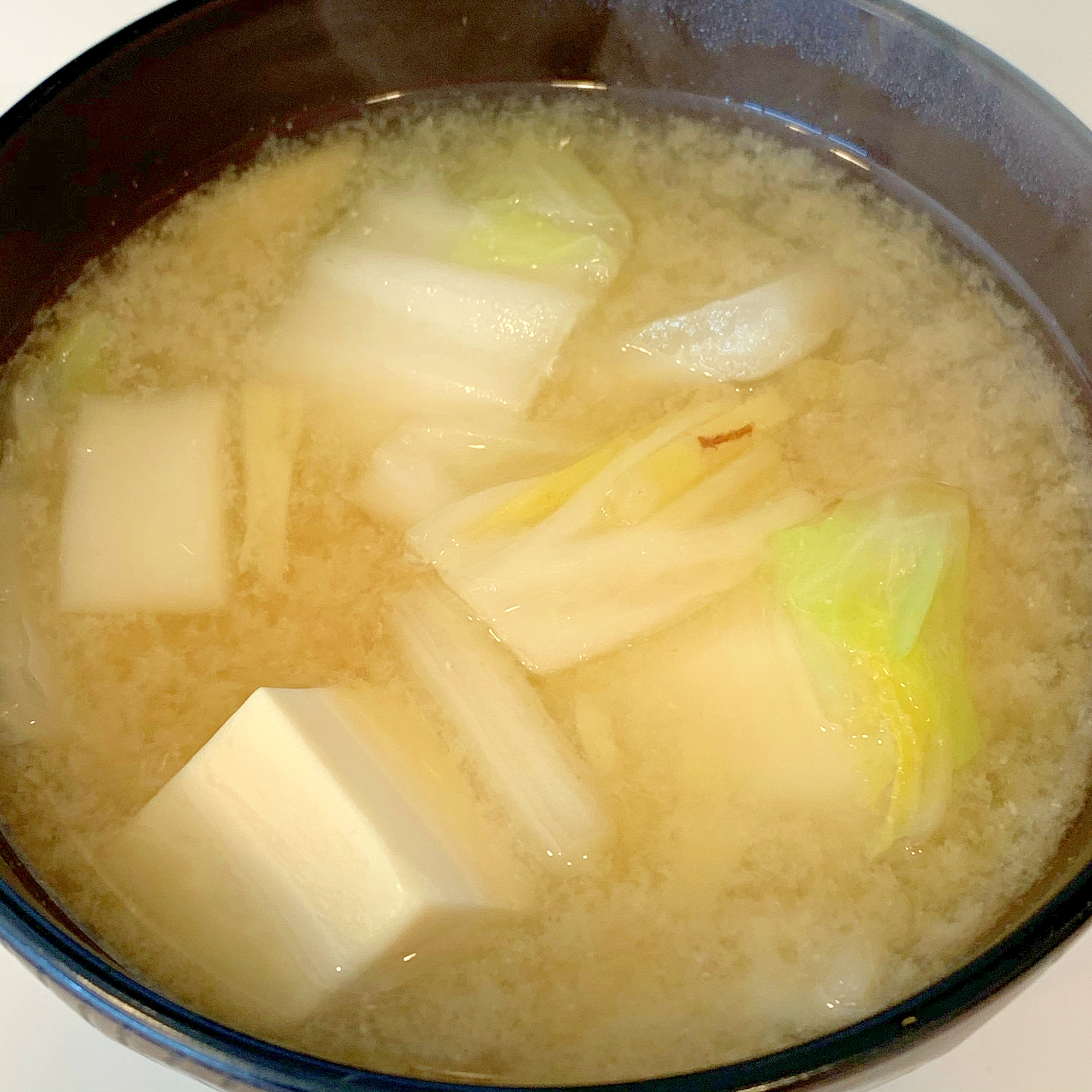 生姜香る♪白菜と豆腐の味噌汁