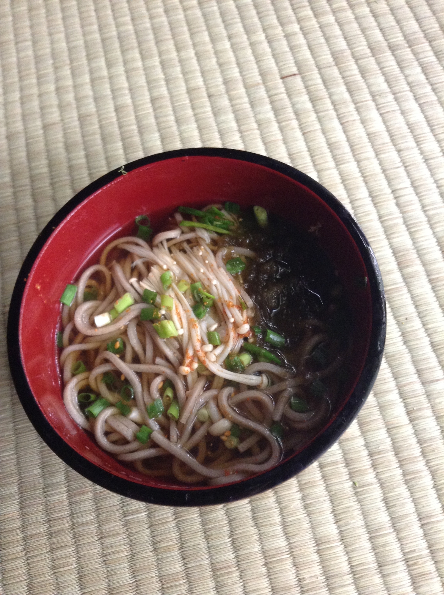 えのきとトロロ昆布の蕎麦