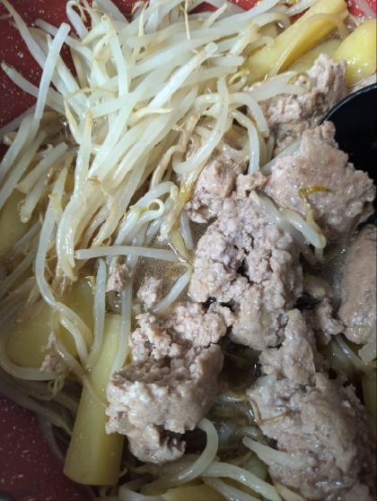 ひき肉とジャガイモで、ジャガイモのそぼろ煮