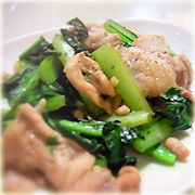豚肉×小松菜の組み合わせは　よく作りますが
コンソメ味！作った事なかったです～
簡単★味も馴染みやすいので、お弁当にも活用しま～す♪