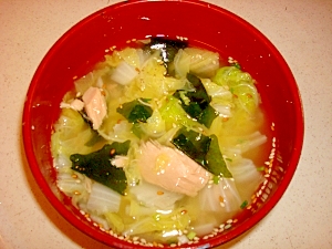 簡単！白菜たっぷり、ツナ入りわかめスープ(^^♪