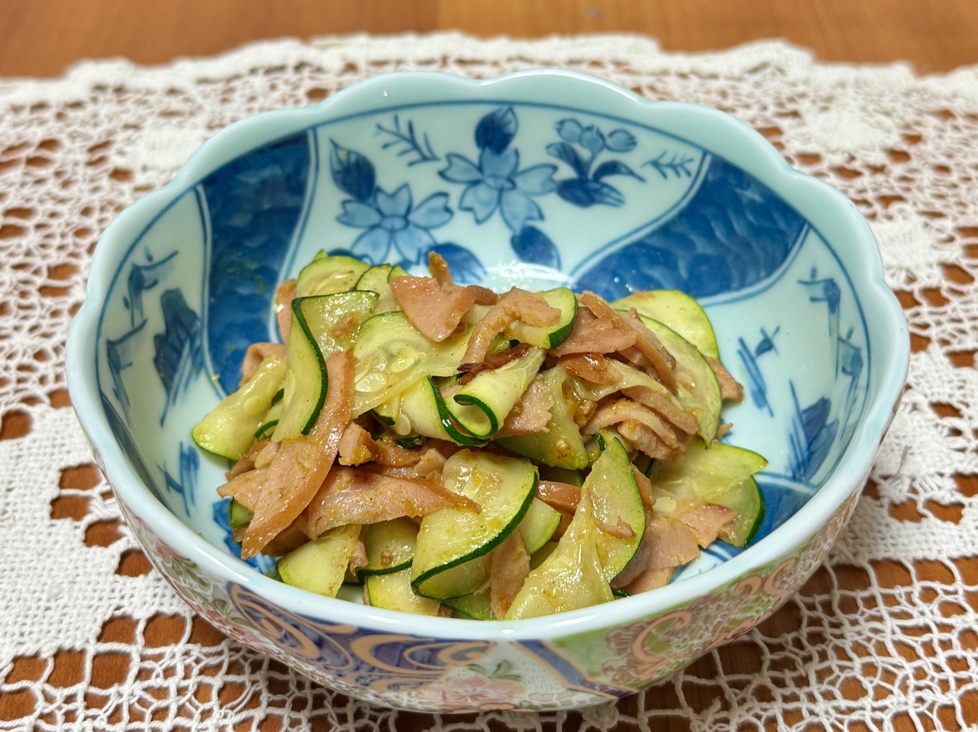 フランクソーセージとズッキーニの☆カレー麹炒め