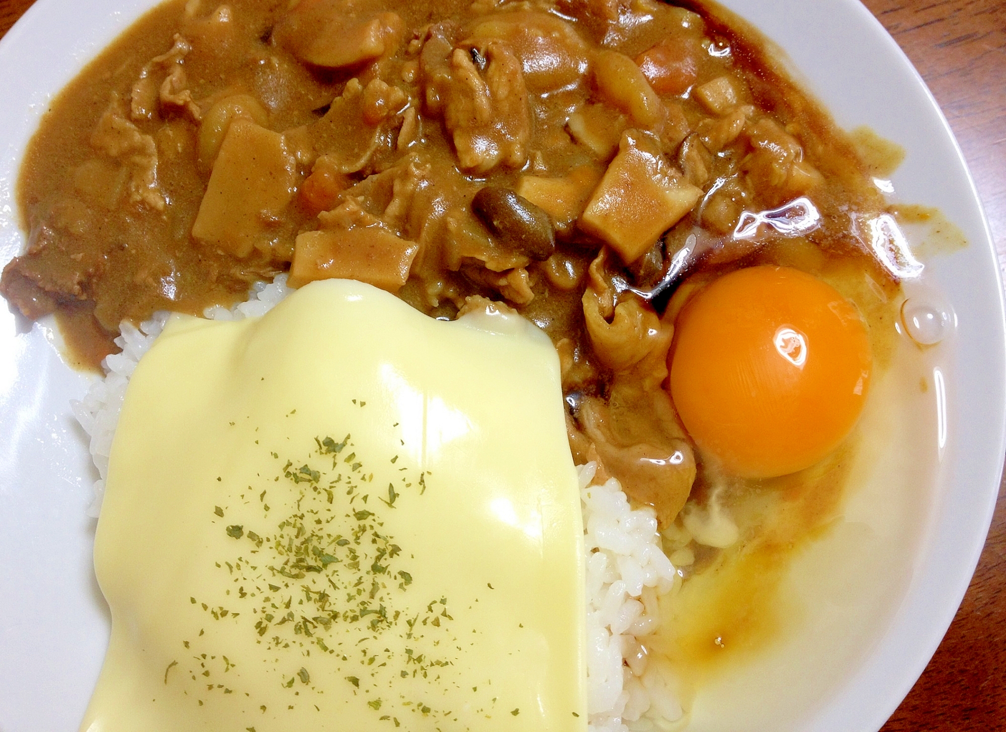 ビーフエリンギカレー  卵チーズのせ