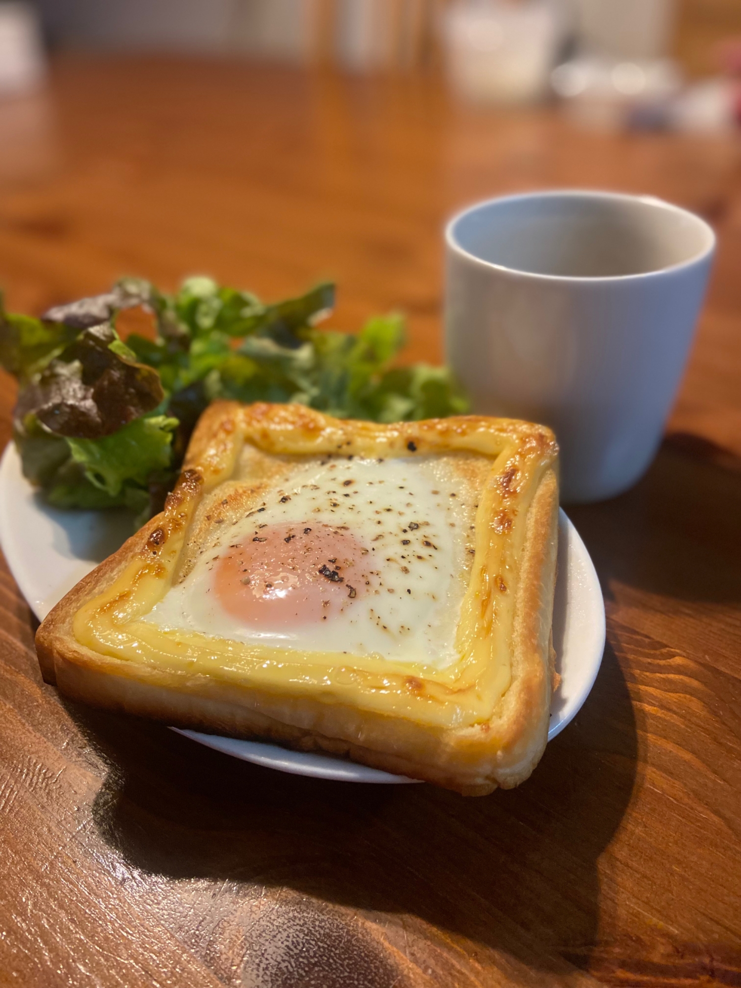 定番朝食！簡単目玉焼きトースト