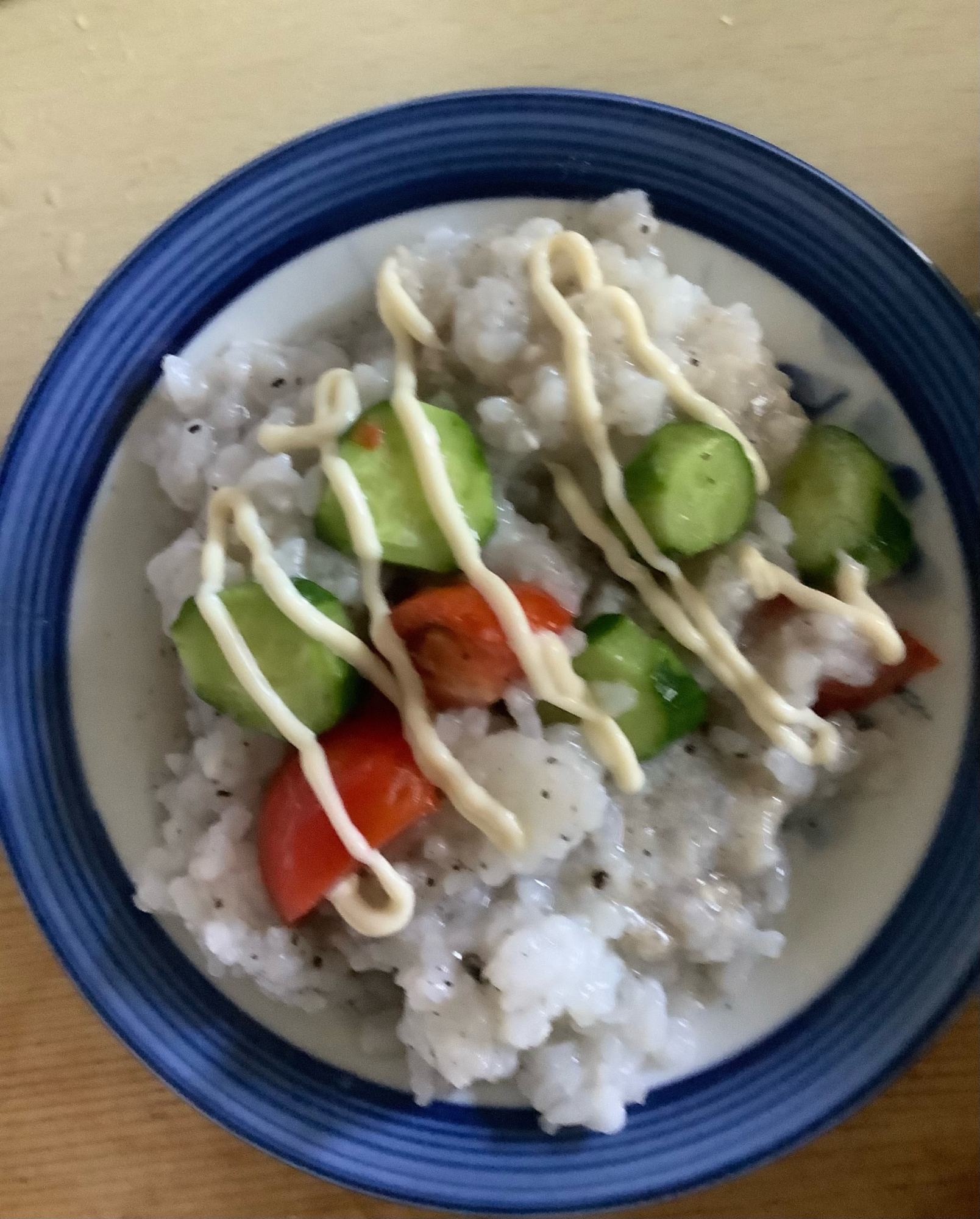 ☆きゅうりトマト乗せ鮭フレークしらすご飯☆