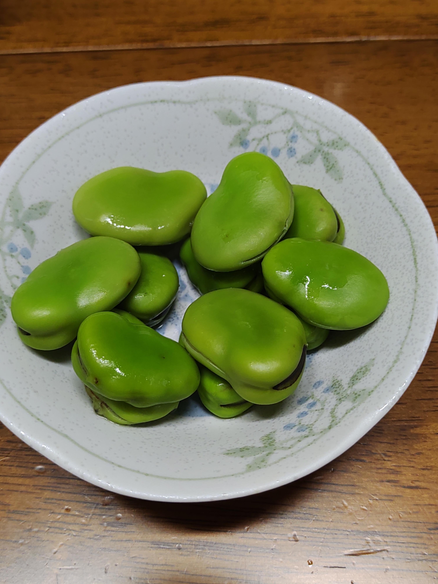 茹でたてが美味しい！そら豆の塩ゆで