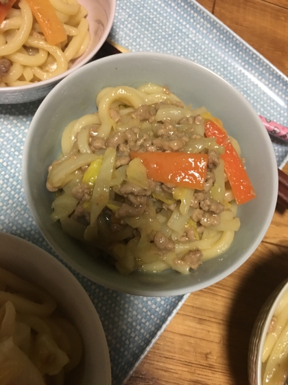 昼食に！　「豚挽き肉入り焼うどん」　　　　♪♪