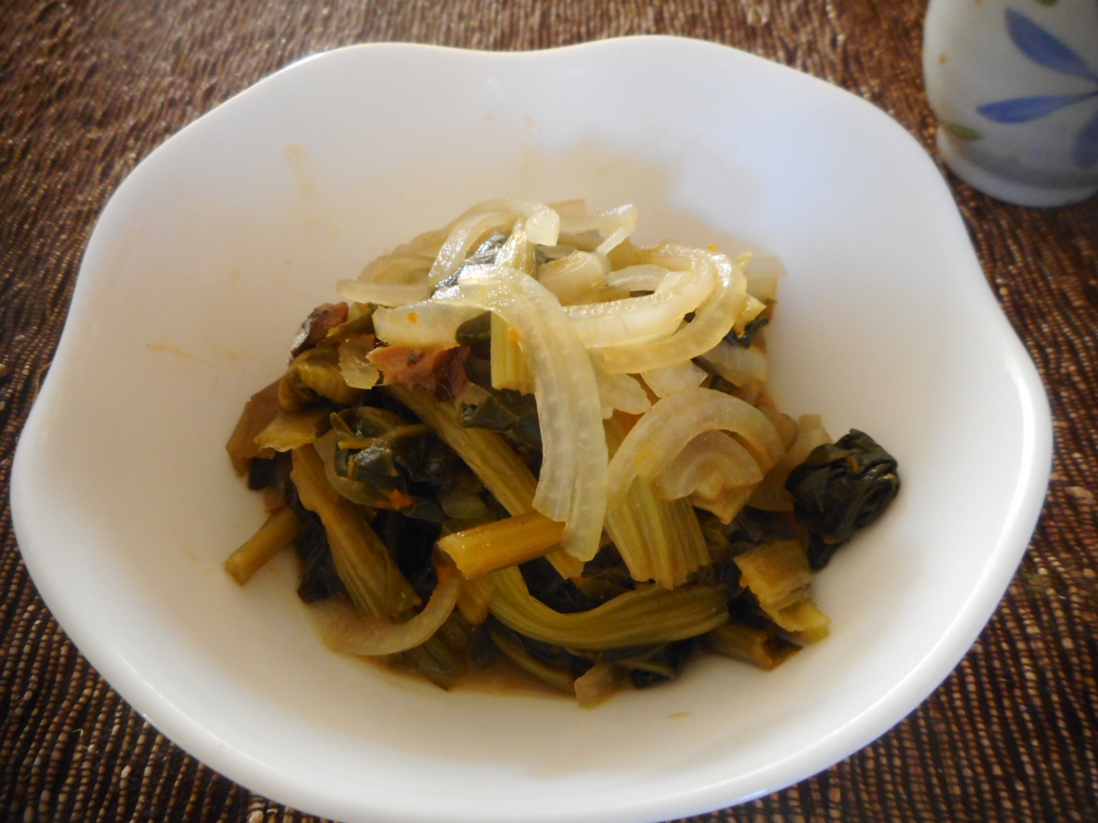 小松菜とタマネギのアンチョビ煮