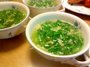 ほうれん草とエノキ茸のスープ