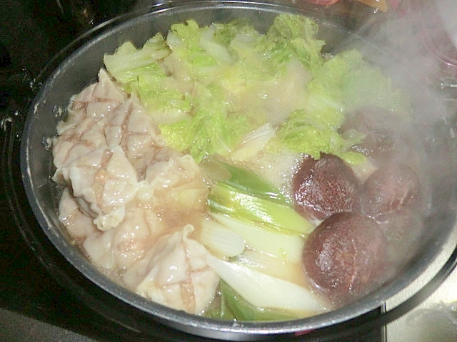 シュウマイと白菜の味覇鍋