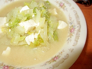 白菜と豆腐のゴマスープ