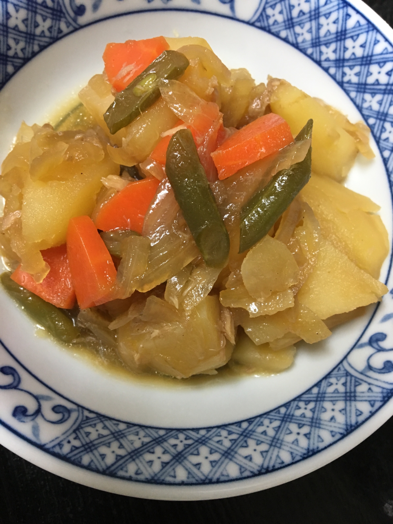 カットいんげんで彩り✨ツナじゃが煮物(^ ^)