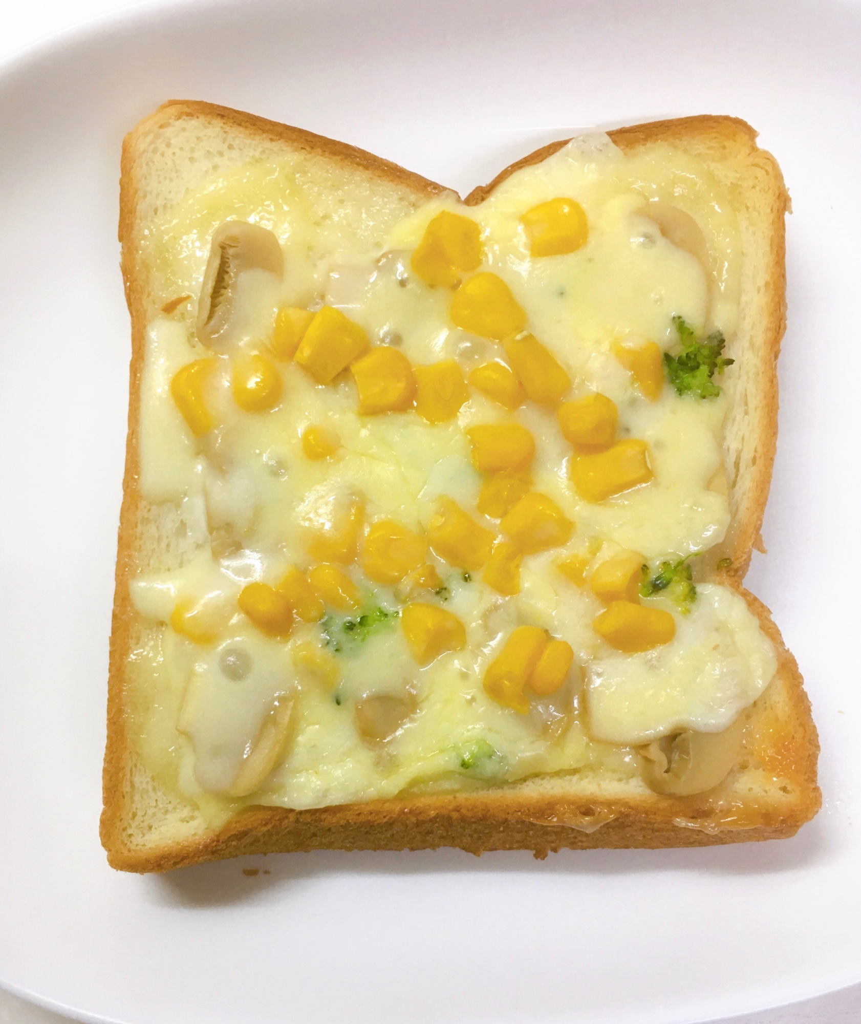 朝の時短レシピ☆マッシュルームとコーンのトースト