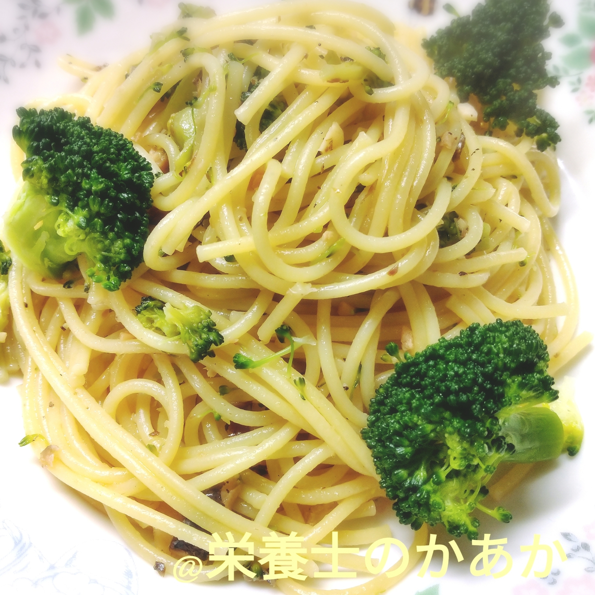 簡単☆きざみにんにくとオイルサーディンのパスタ