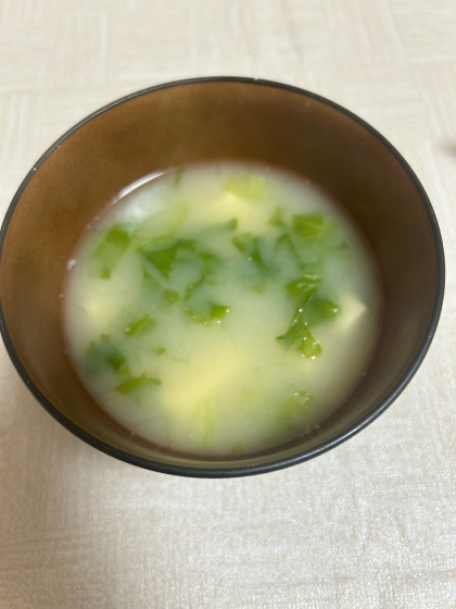 簡単！ヘルシー♪レタスと豆腐の味噌汁