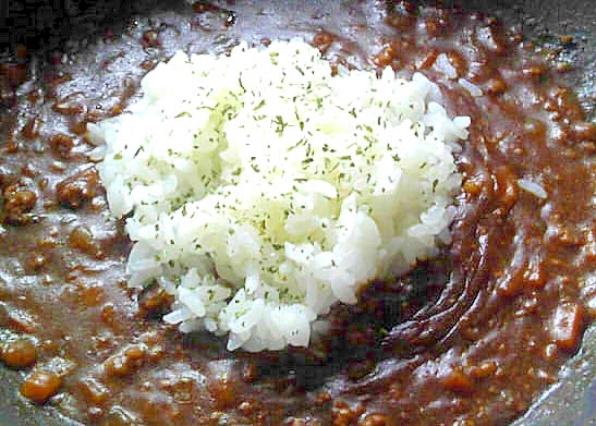 残りカレーに挽肉を混ぜてキーマカレー風