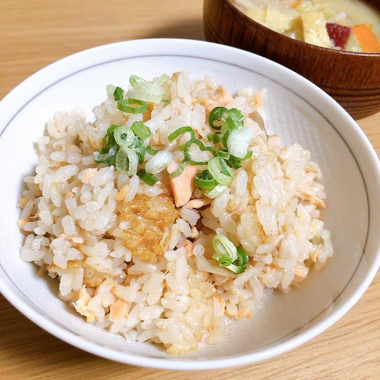 鮭と舞茸のバター炊き込みごはん★*。