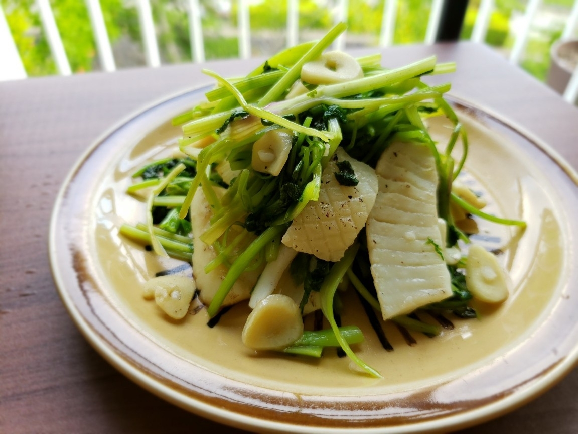 【独居自炊】パクチーと冷凍イカのごま油炒め