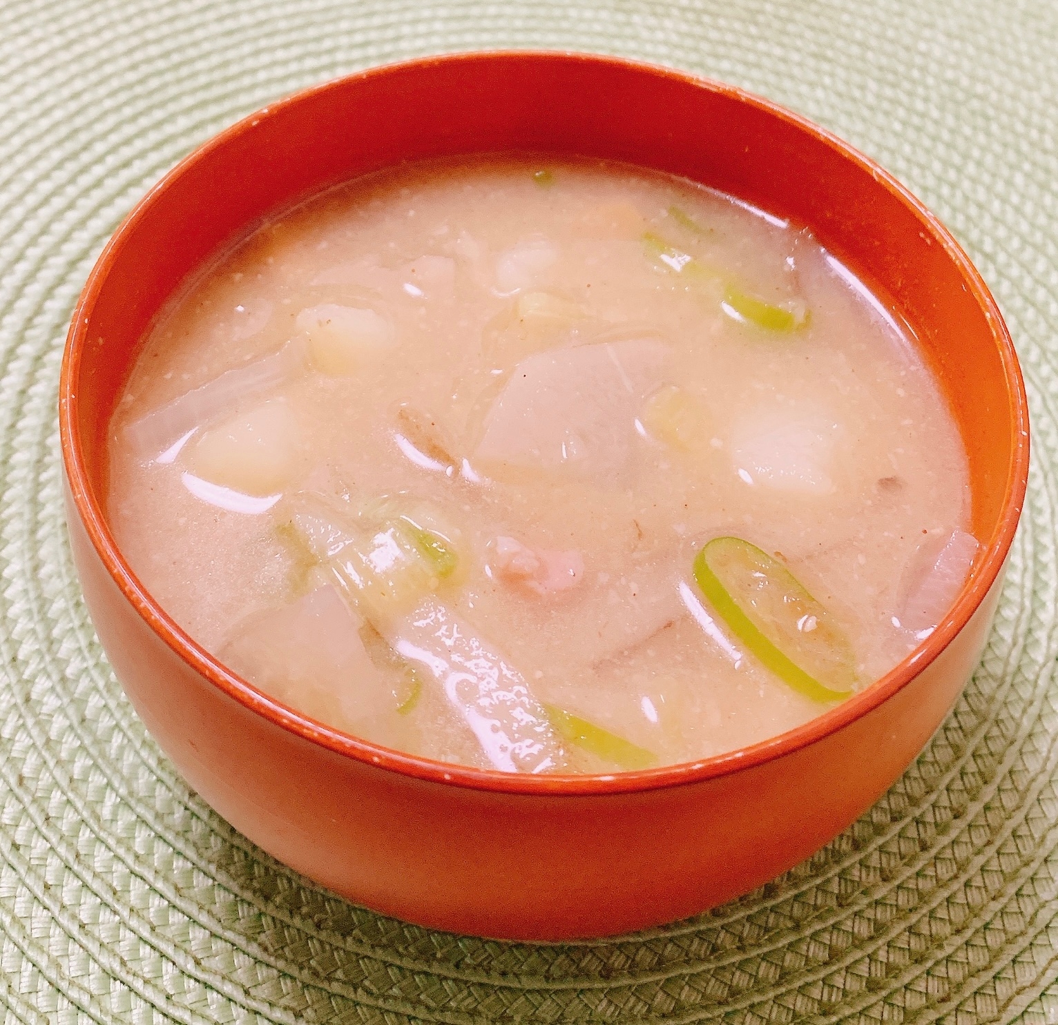 余った野菜やお肉で♪おかずになるお味噌汁✧˖°