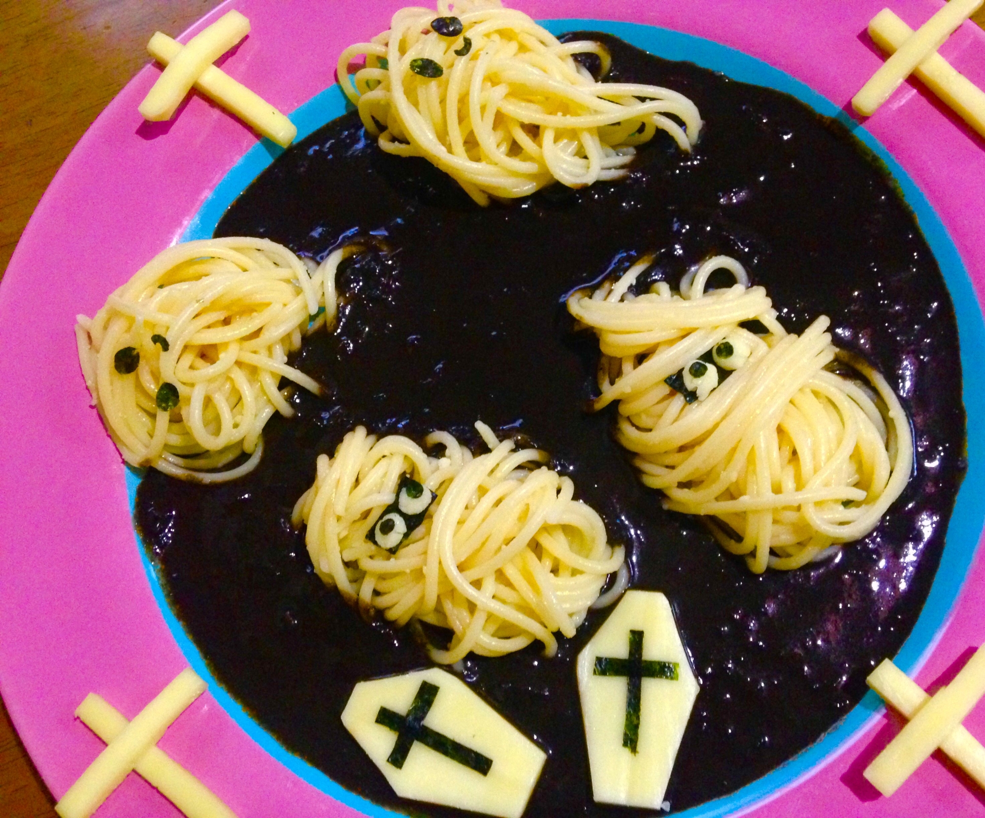 ハロウィン16 暗闇ミイラのイカスミパスタ レシピ 作り方 By うみ ひま 楽天レシピ