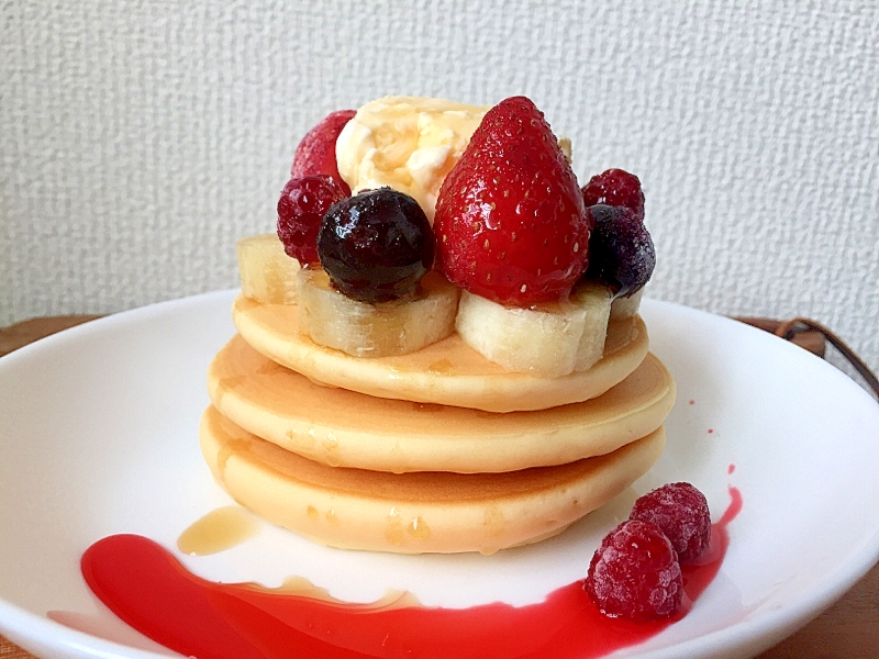 ブランチに ミックスベリー米粉パンケーキ♪