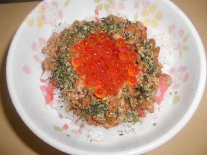 ５分！？ヘルシー❤納豆いくら添え丼♪（紅生姜）