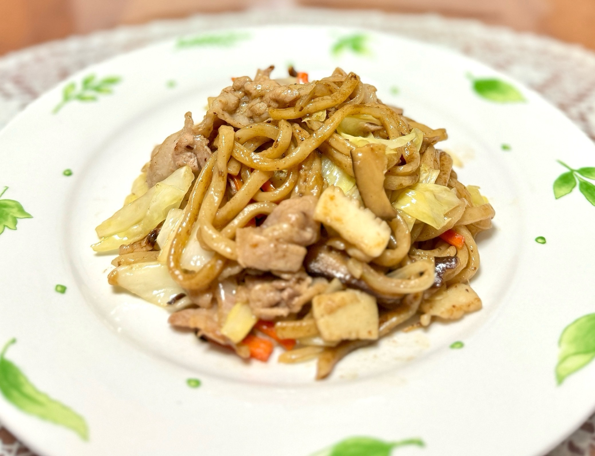 今日は冷蔵庫にあるものでつーくろっと☆焼きうどん