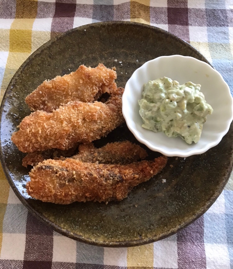 アボカドソースで鯖フライ