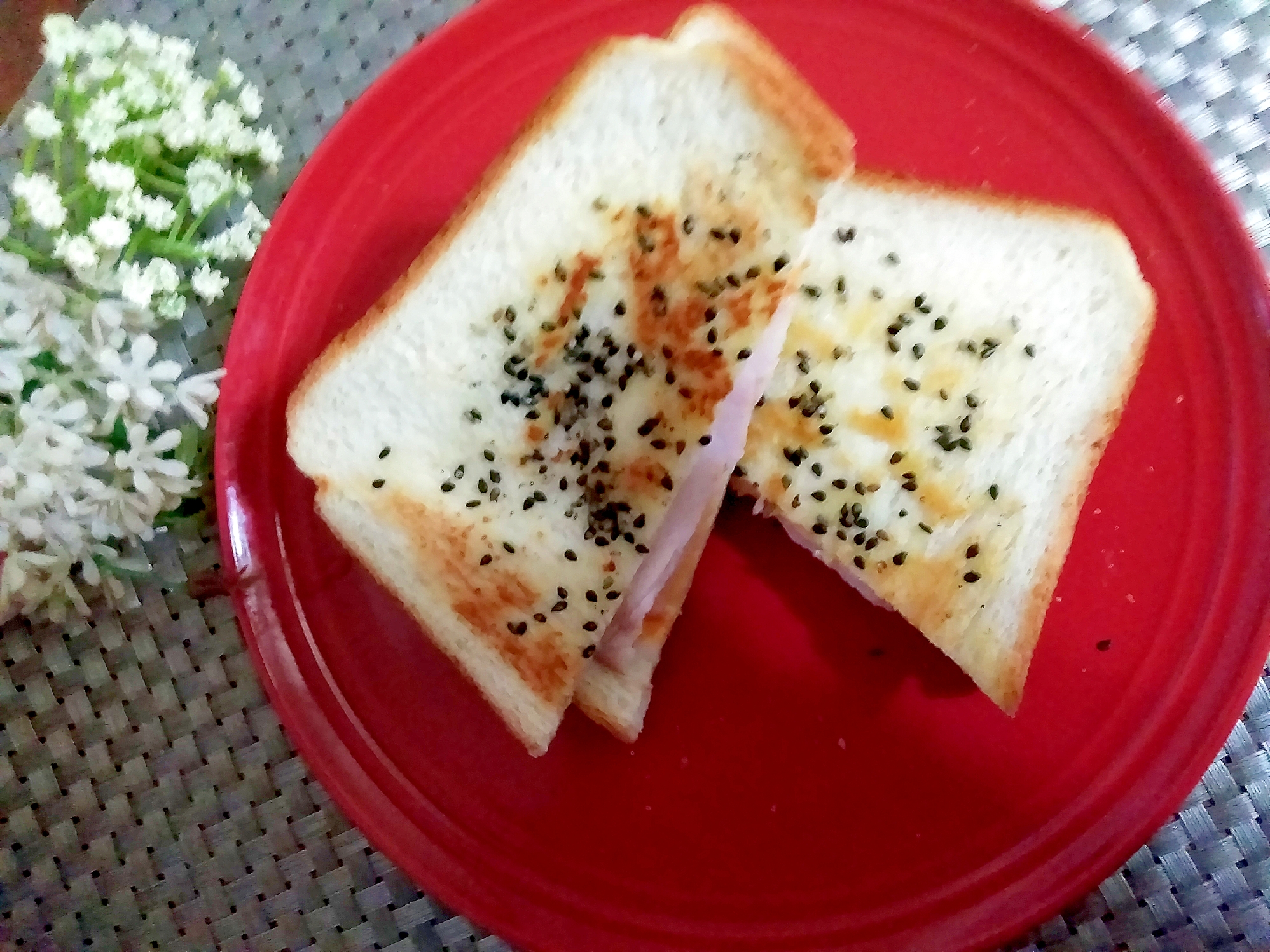 ごまバターハムチーズパン