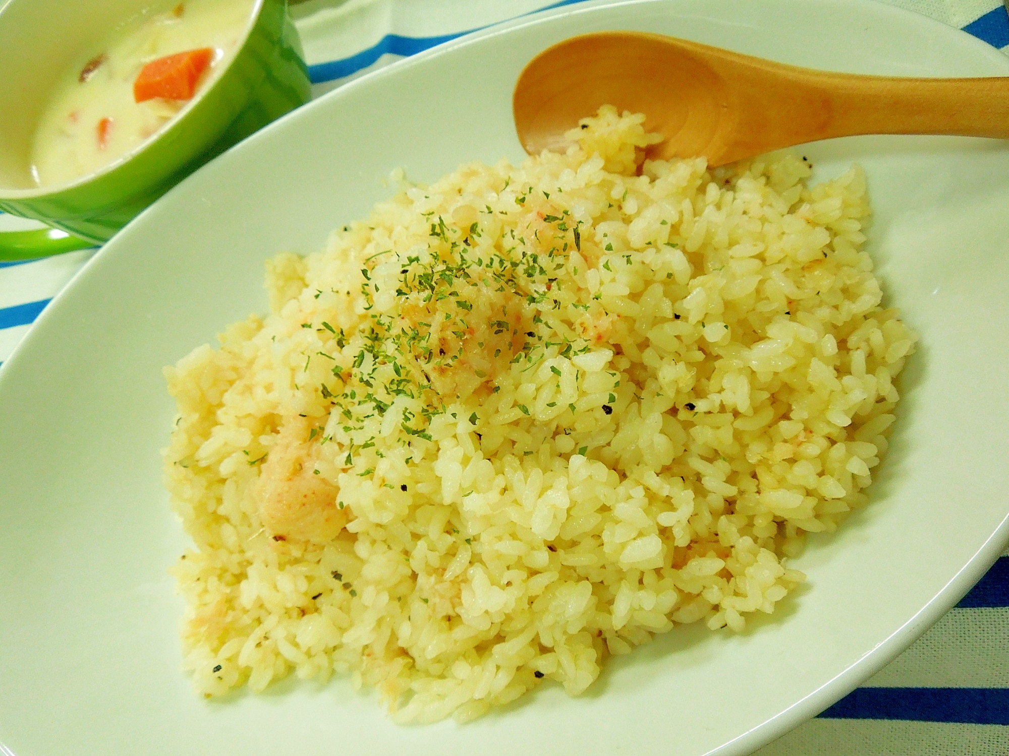 カニ缶とコンソメで☆炊飯器におまかせカニピラフ