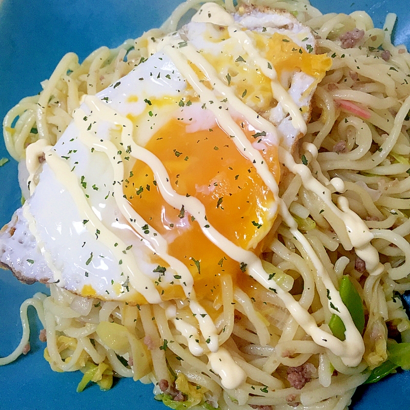 目玉焼きと塩焼きそば♡