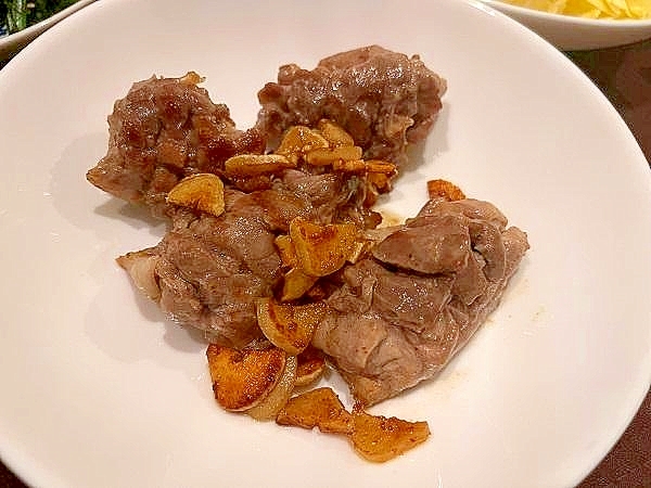 しわい食感も味わい深い骨なし親鶏