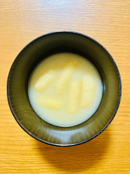 シンプル　油揚げの味噌汁