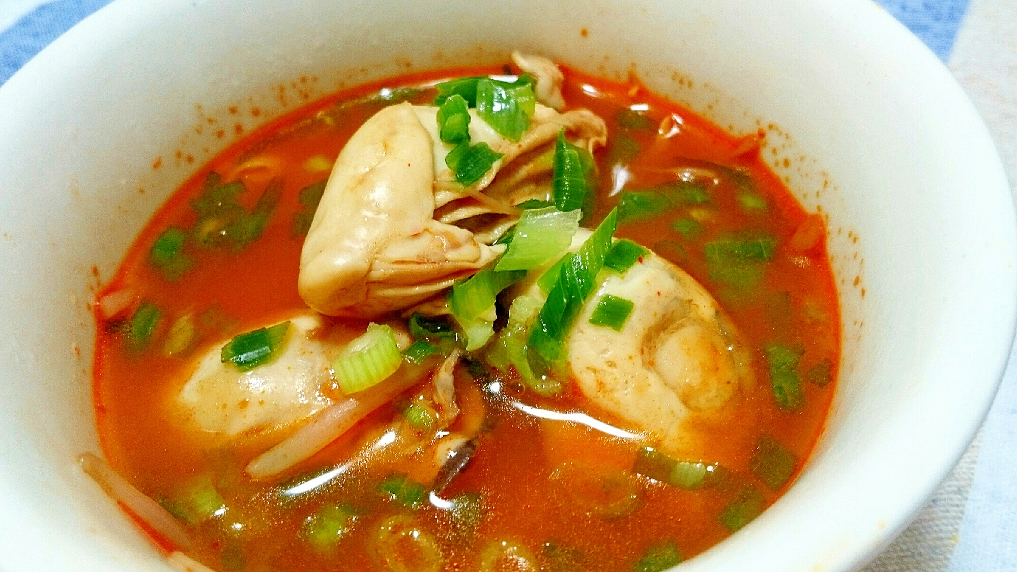 キムチで作る簡単スープ☆牡蠣ともやしの韓国風スープ