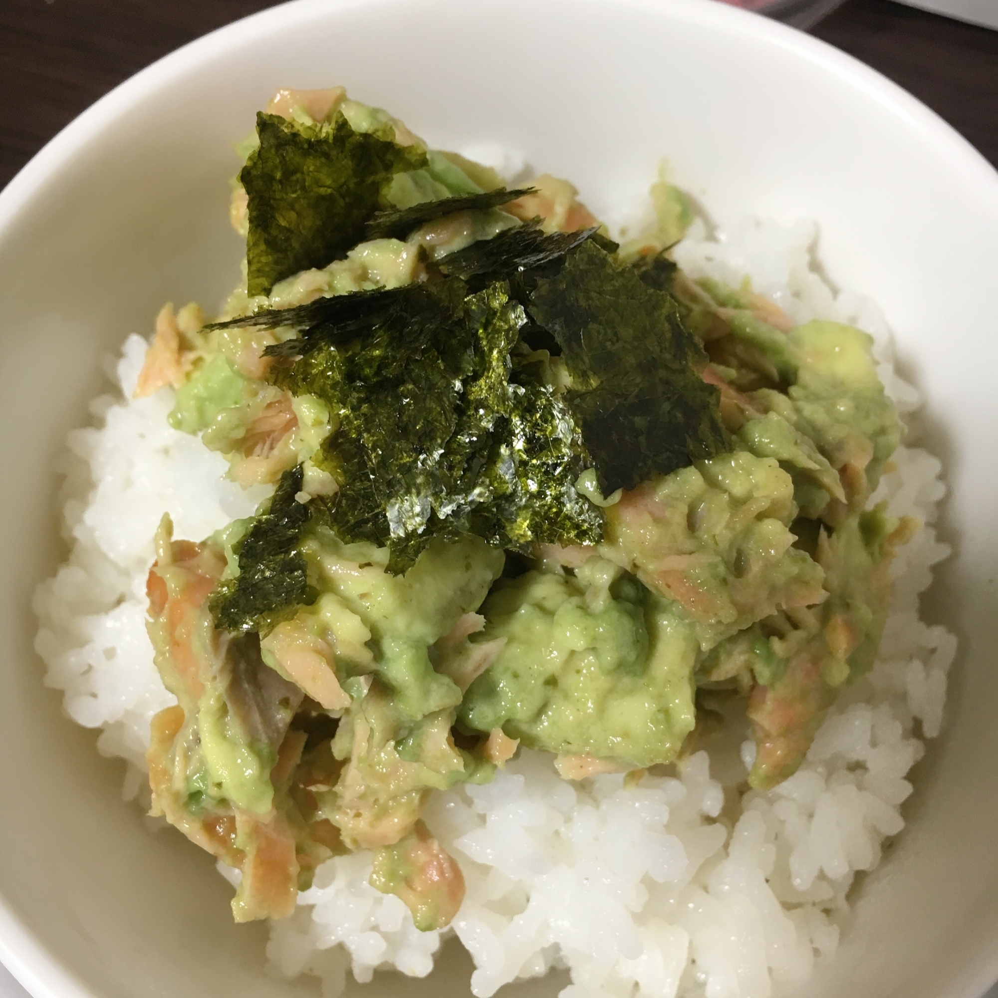 鮭アボカド丼