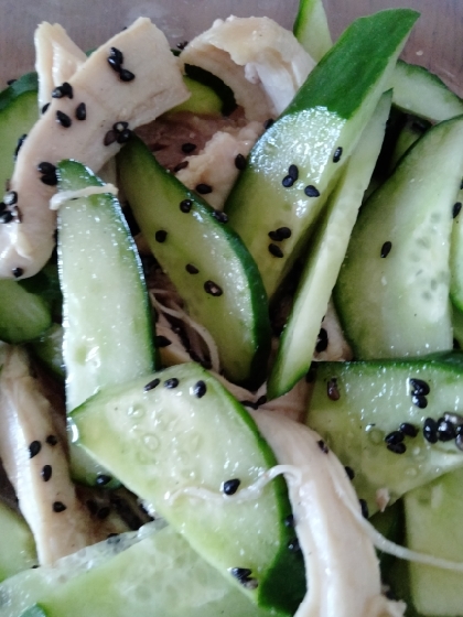 鶏肉ときゅうりとわかめの中華和え